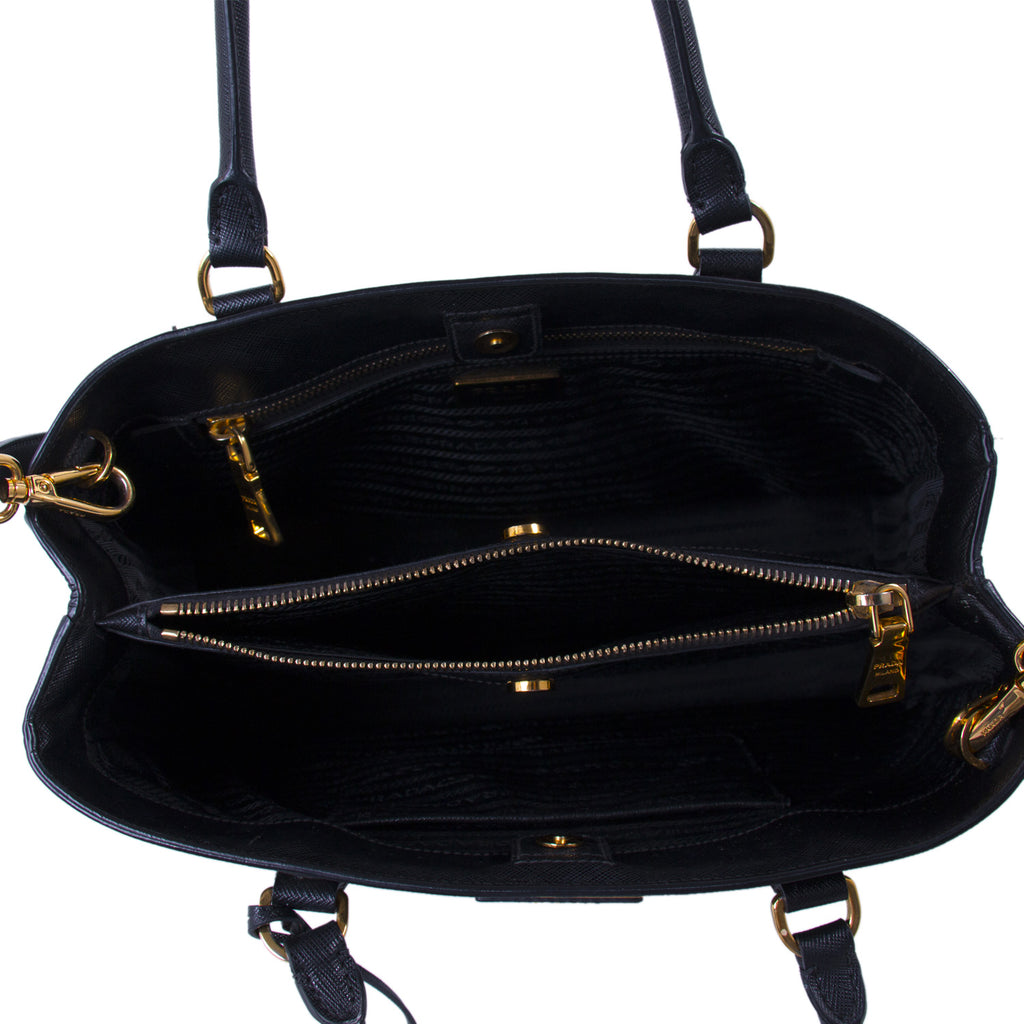 Prada Medium Saffiano Lux Tote Bags Prada - Shop authentic new pre-owned designer brands online at Re-Vogue