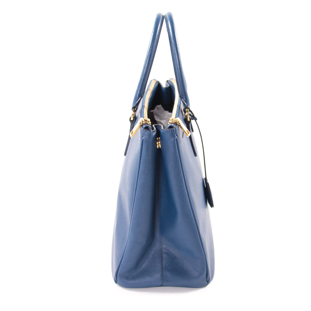 Prada Saffiano Lux Double-Zip Tote Bag Bags Prada - Shop authentic new pre-owned designer brands online at Re-Vogue