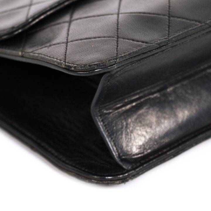 Chanel Classic Quilted Chain Shoulder Bag Bags Chanel - Shop authentic new pre-owned designer brands online at Re-Vogue