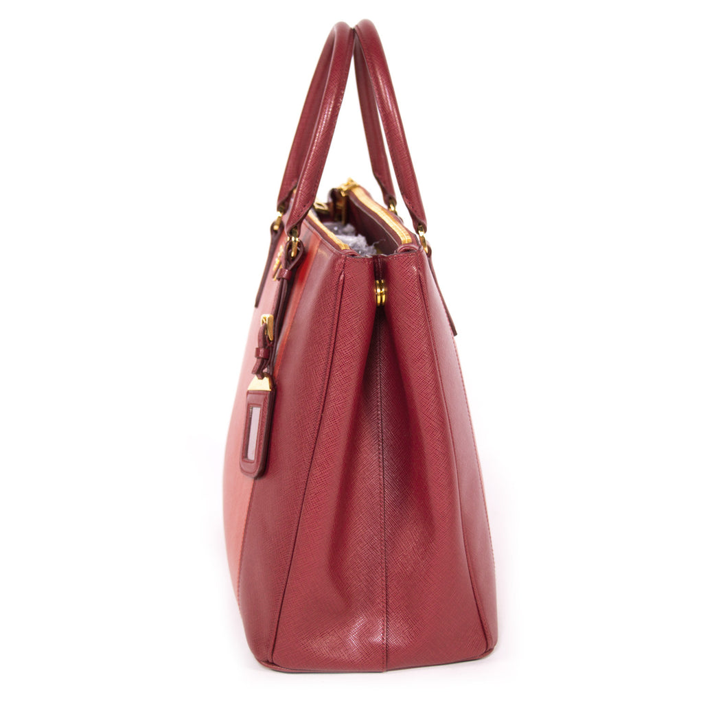 Prada Large Saffiano Double Zip Tote Bags Prada - Shop authentic new pre-owned designer brands online at Re-Vogue