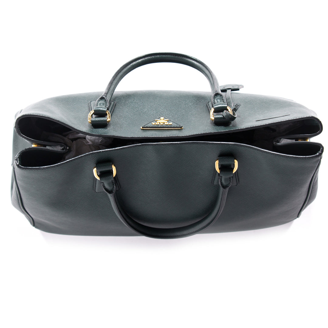 Prada Saffiano Lux Large Tote Bags Prada - Shop authentic new pre-owned designer brands online at Re-Vogue