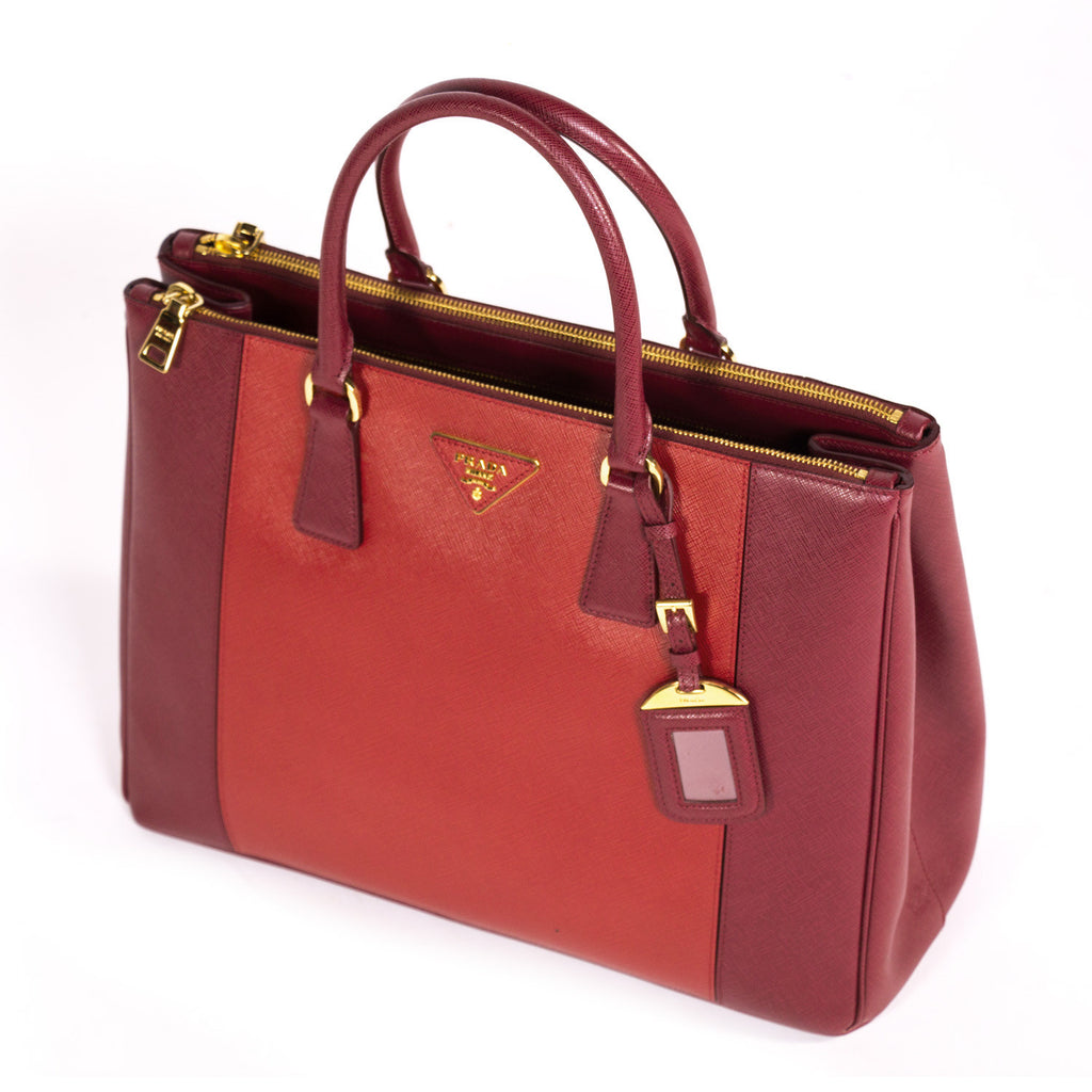 Prada Large Saffiano Double Zip Tote Bags Prada - Shop authentic new pre-owned designer brands online at Re-Vogue